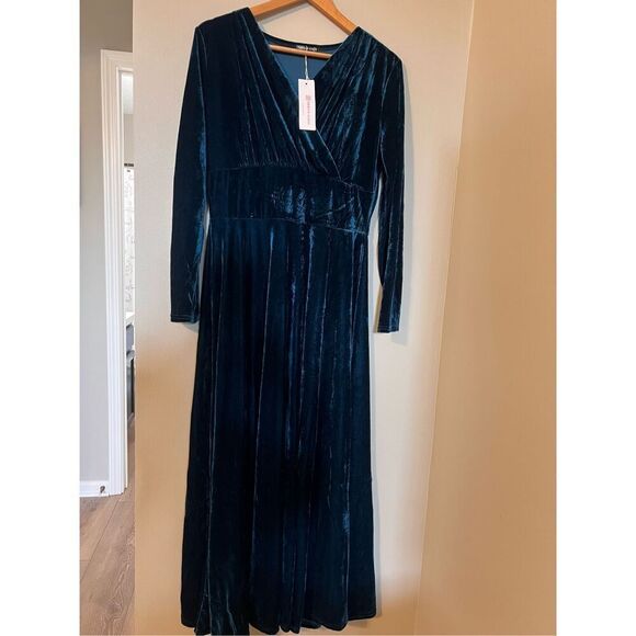 Urban Coco Size M Long Sleeve V-Neck Maxi Dress Emerald Green Velvet Formal NWT - Picture 5 of 15